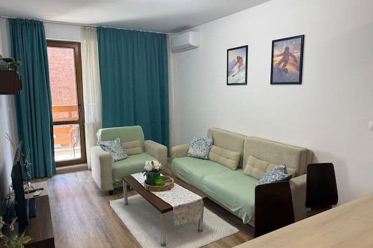 Spacious cozy 2BR | 200m to Gondola